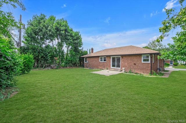 788 Dean Drive, Baldwin, NY 11510