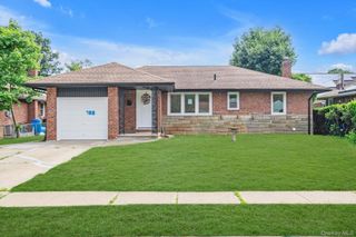 788 Dean Drive, Baldwin, NY 11510