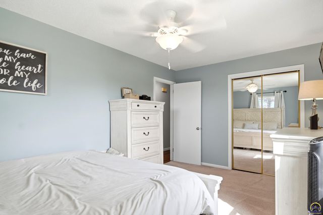 4936 NW Brickyard RD, Topeka, KS 66618