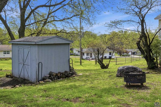 4936 NW Brickyard RD, Topeka, KS 66618