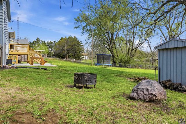 4936 NW Brickyard RD, Topeka, KS 66618
