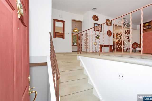 131 James Drive, Ringwood, NJ 07456