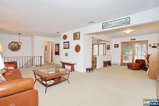 131 James Drive, Ringwood, NJ 07456