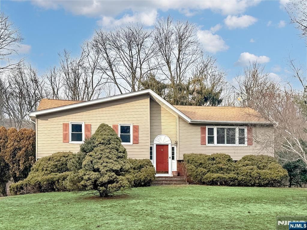 131 James Drive, Ringwood, NJ 07456