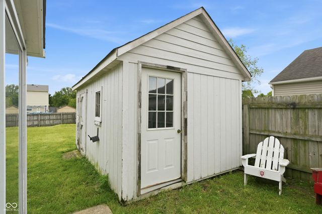 6345 Graybrook Circle, Indianapolis, IN 46237