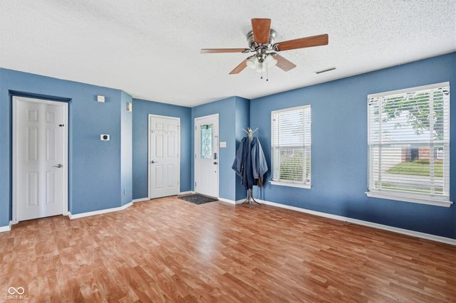 6345 Graybrook Circle, Indianapolis, IN 46237