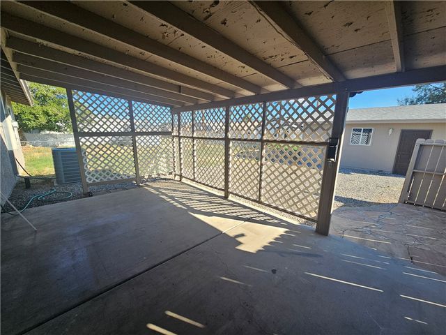 2800 E Thompson Avenue, Kingman, AZ 86409
