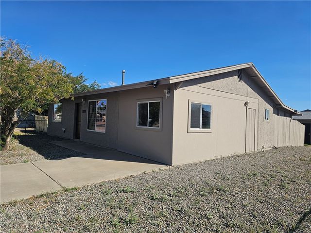 2800 E Thompson Avenue, Kingman, AZ 86409