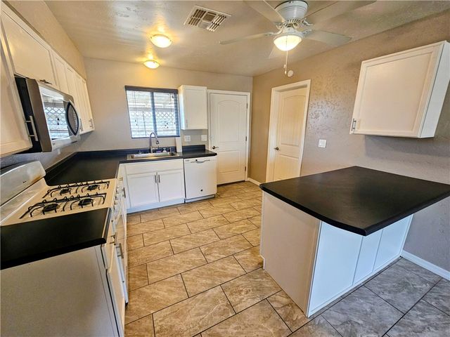 2800 E Thompson Avenue, Kingman, AZ 86409