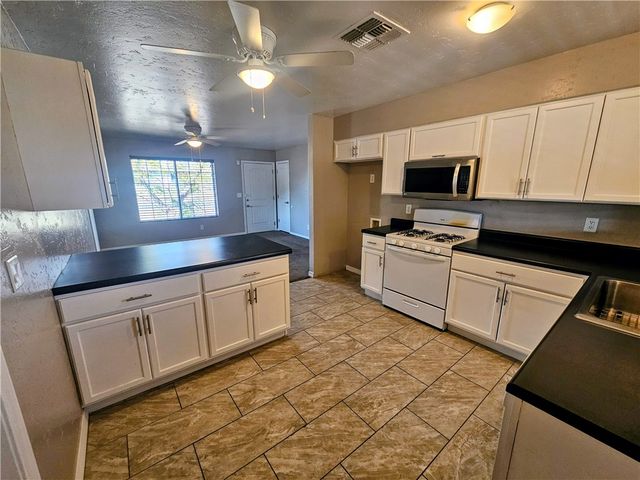 2800 E Thompson Avenue, Kingman, AZ 86409
