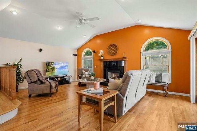 299 Davidson Avenue, Ramsey, NJ 07446