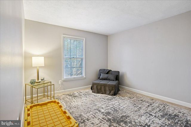 112 HUCKLEBERRY DR, La Plata, MD 20646