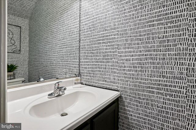 112 HUCKLEBERRY DR, La Plata, MD 20646