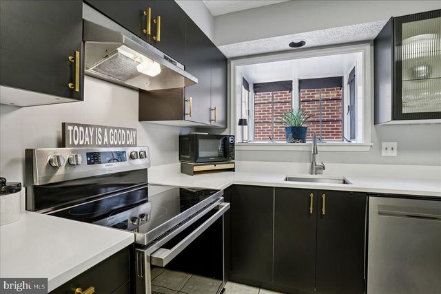 112 HUCKLEBERRY DR, La Plata, MD 20646