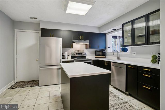 112 HUCKLEBERRY DR, La Plata, MD 20646