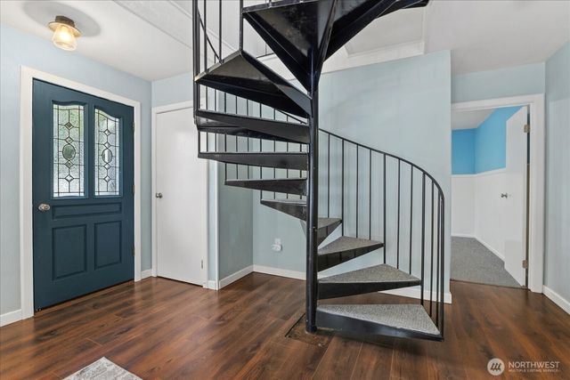757 Commodore Ln, Camano Island, WA 98282
