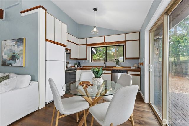 757 Commodore Ln, Camano Island, WA 98282