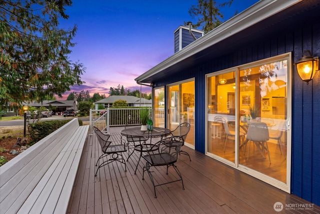 757 Commodore Ln, Camano Island, WA 98282