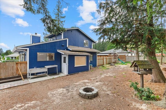 757 Commodore Ln, Camano Island, WA 98282