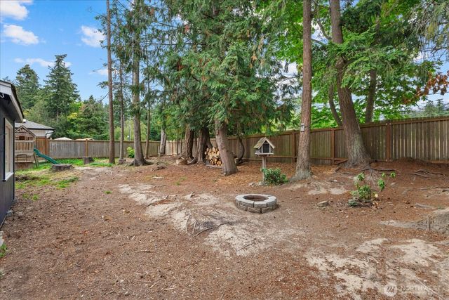 757 Commodore Ln, Camano Island, WA 98282