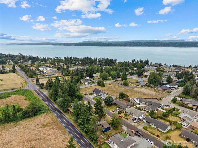 757 Commodore Ln, Camano Island, WA 98282