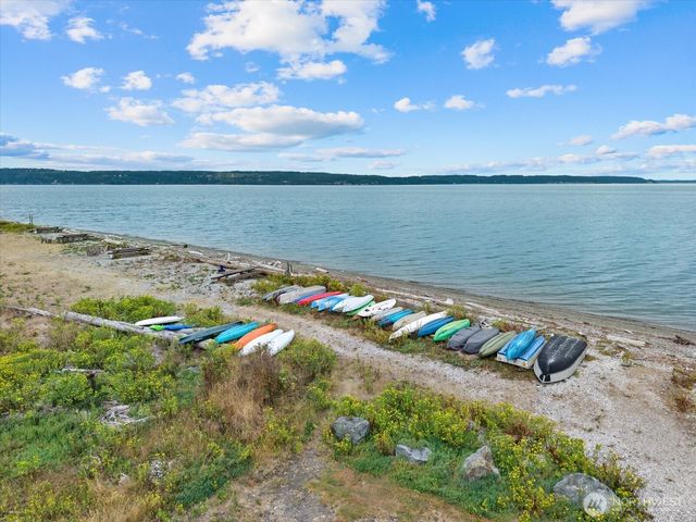 757 Commodore Ln, Camano Island, WA 98282