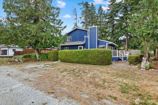 757 Commodore Ln, Camano Island, WA 98282