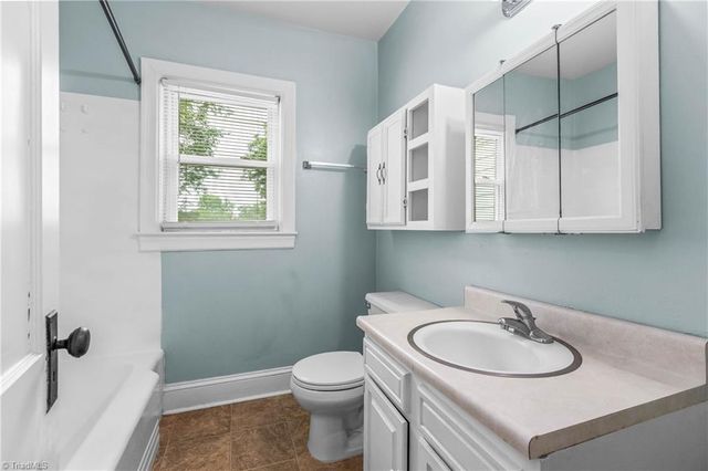 610 Salisbury Ridge Road, Winston-salem, NC 27127