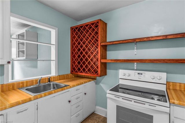 610 Salisbury Ridge Road, Winston-salem, NC 27127