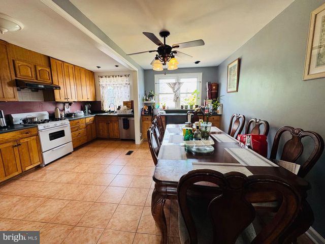 6736 LEONARD ST, Philadelphia, PA 19149
