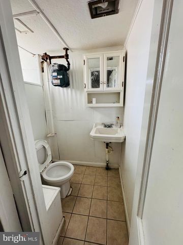 6736 LEONARD ST, Philadelphia, PA 19149