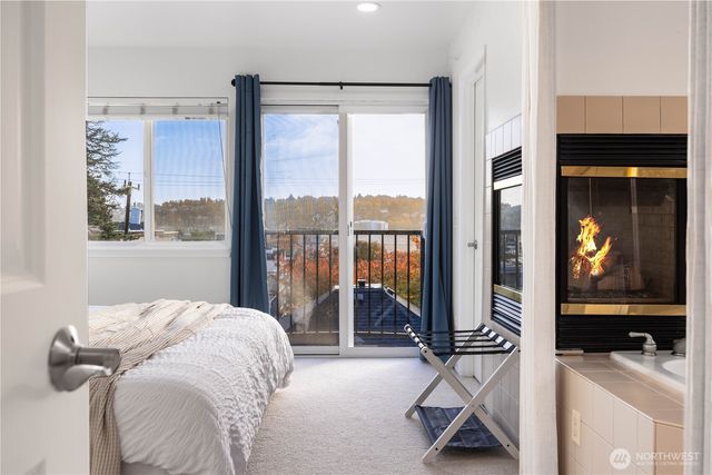 1231 6th Avenue N, Seattle, WA 98109