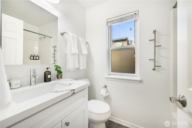 1231 6th Avenue N, Seattle, WA 98109