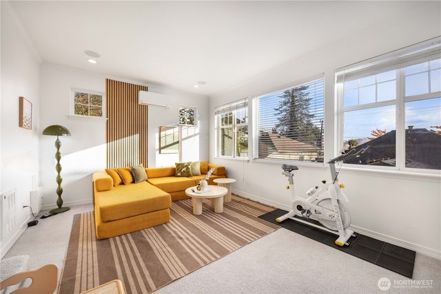 1231 6th Avenue N, Seattle, WA 98109