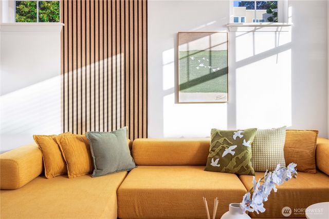 1231 6th Avenue N, Seattle, WA 98109