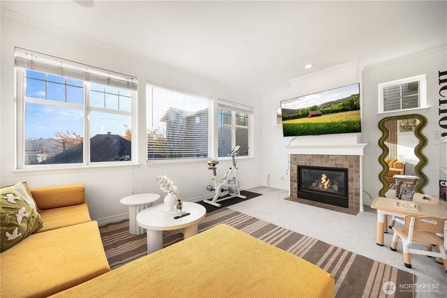 1231 6th Avenue N, Seattle, WA 98109