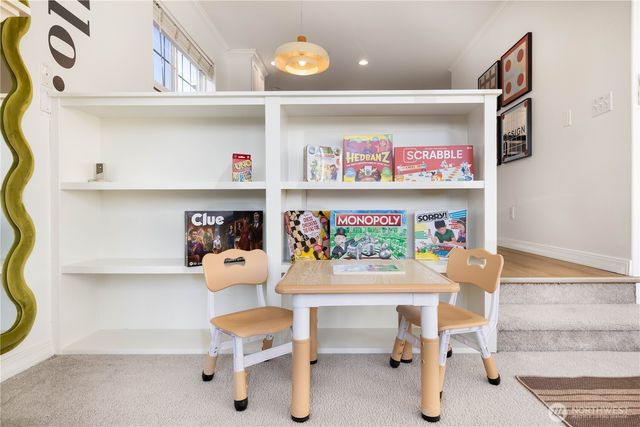 1231 6th Avenue N, Seattle, WA 98109