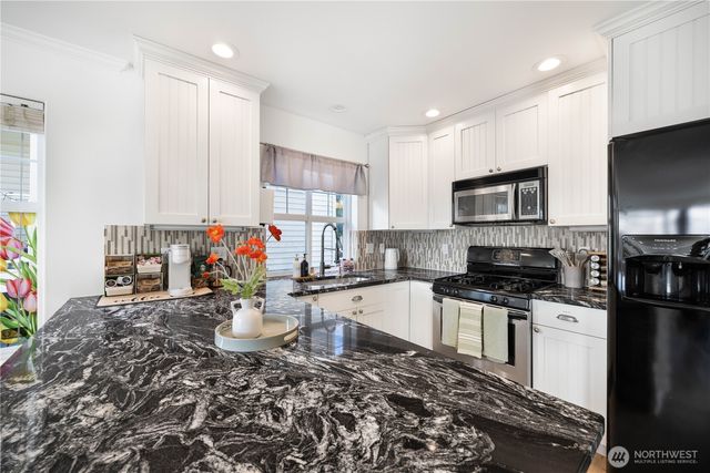 1231 6th Avenue N, Seattle, WA 98109