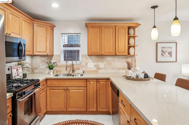 1264 Alcatraz Ave, Berkeley, CA 94702