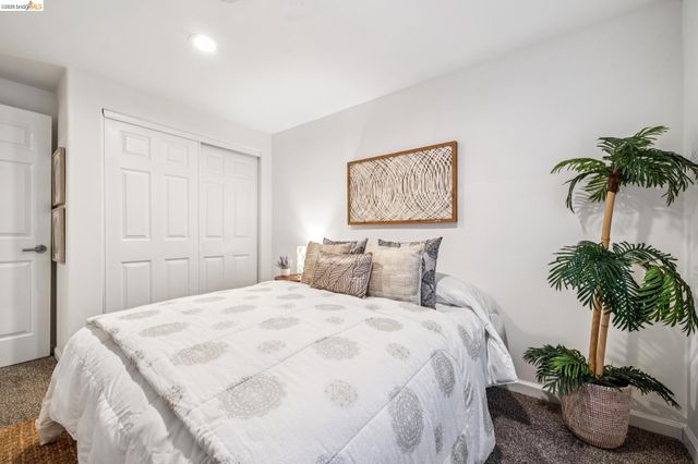 1264 Alcatraz Ave, Berkeley, CA 94702