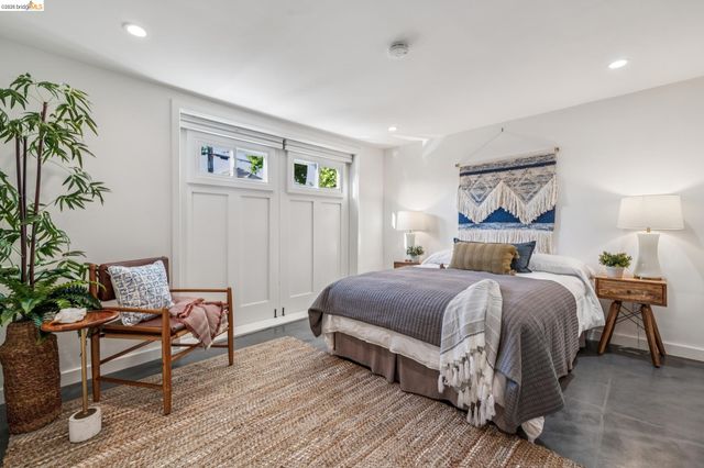 1264 Alcatraz Ave, Berkeley, CA 94702