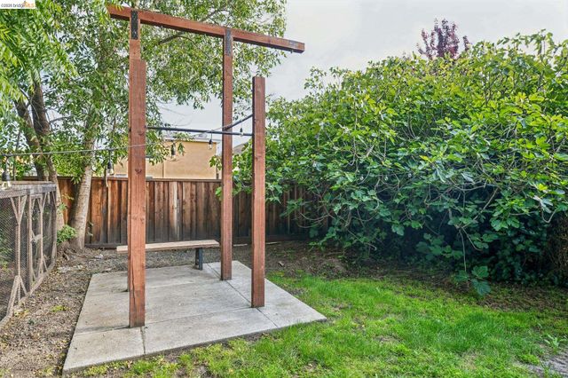1264 Alcatraz Ave, Berkeley, CA 94702