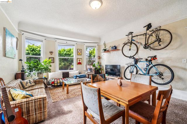 1264 Alcatraz Ave, Berkeley, CA 94702