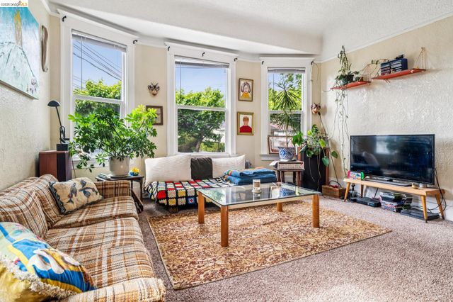 1264 Alcatraz Ave, Berkeley, CA 94702