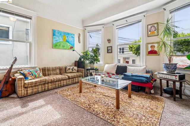 1264 Alcatraz Ave, Berkeley, CA 94702