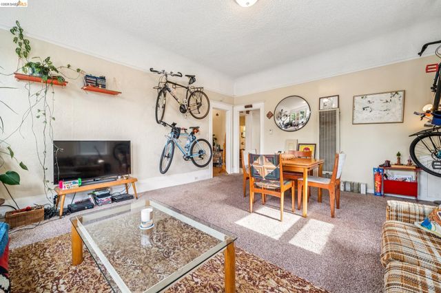 1264 Alcatraz Ave, Berkeley, CA 94702