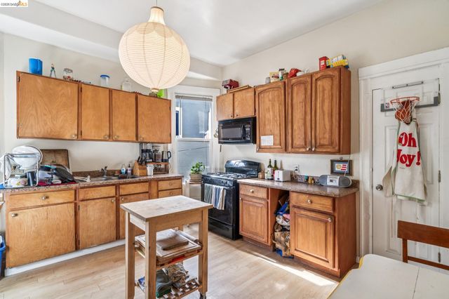 1264 Alcatraz Ave, Berkeley, CA 94702