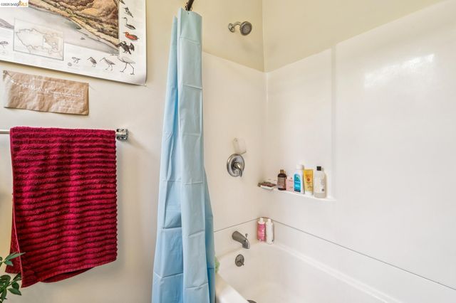 1264 Alcatraz Ave, Berkeley, CA 94702
