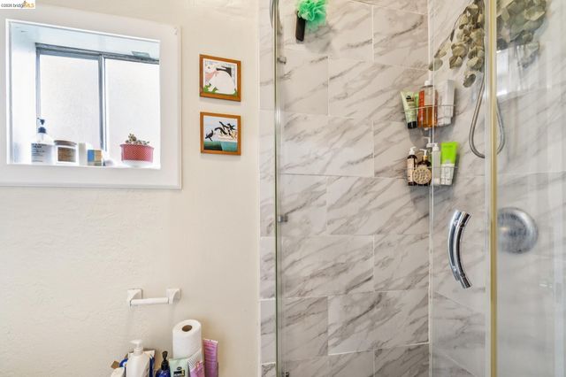 1264 Alcatraz Ave, Berkeley, CA 94702