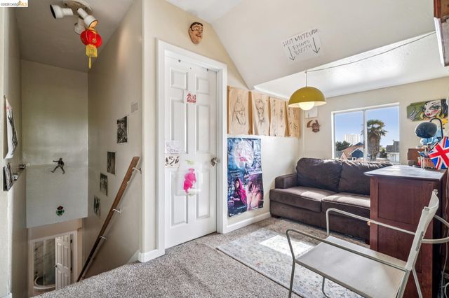 1264 Alcatraz Ave, Berkeley, CA 94702